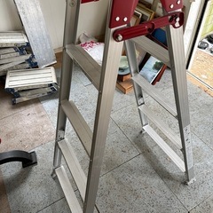 伸縮脚立