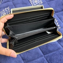 長財布　ベージュ　ミッキー　ディズニー　チャックの画像