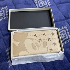 長財布　ベージュ　ミッキー　ディズニー　チャック
