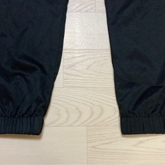 新品同様・男性用パンツ(黒色)の画像