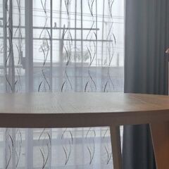 イケアダイニングテーブル（直径110cm）の画像
