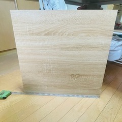机の天板　60cm x 60cm x1.5cm  
