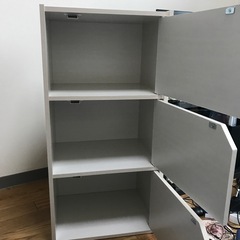 【決まりました】アイリスオーヤマ カラーボックス 3段 扉付きの画像