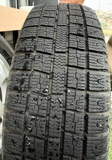 【受付終了】 
スタッドレスタイヤ　13インチ　4本　ホイール付　エブリィ