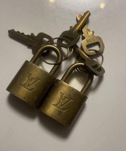 ルイヴィトン  南京錠