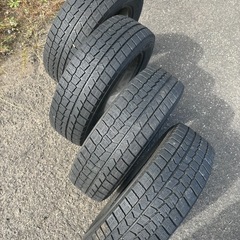 スタッドレスタイヤ195/60R/17