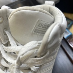 ＊  adidas ハイカット スニーカー ホワイト  ＊の画像