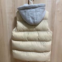 子供　ダウンベスト  サイズ120〜130の画像
