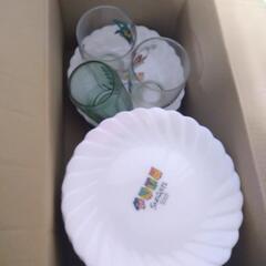 お皿　とっくり　コップ　食器の画像