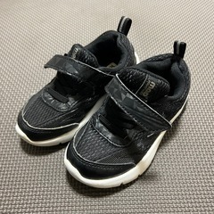 16cm madfoot スニーカー 参考価格2200円