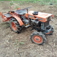 現役バリバリ‼骨董品級‼クボタB5000 4WD ディーゼルトラクター ロータリー付き‼の画像
