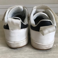 【H&M】キッズ用スニーカー マジックテープ　ホワイト　 17.5cmの画像
