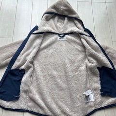 男の子130㎝　白のボアパーカーの画像