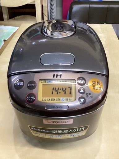 万代店　3合炊き炊飯器象印IH