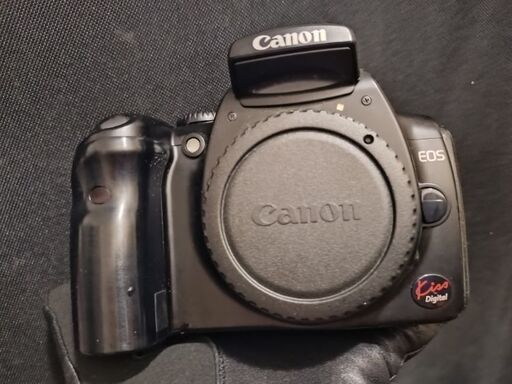 初代　CANON EOS Kiss Digital　➕　非純正バッテリー