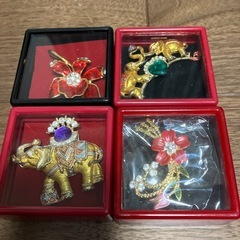 ブローチ4つセット