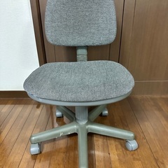 【無料】回転椅子　キャスター付