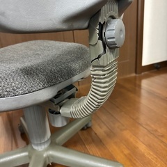 【無料】回転椅子　キャスター付の画像