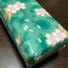 レトロな陶器製の小物入れ　ペンケース　筆箱　グリーン×ゴールドの画像
