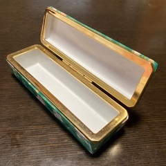 レトロな陶器製の小物入れ　ペンケース　筆箱　グリーン×ゴールドの画像