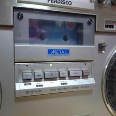 日立製　パディスコ　高級バブルラジカセ　TRK-8600rm 作動良好　内部ベルト交換済み　各ボリュームガリ無し　VUメーター良好　カセット　録音　AM FM ステレオランプ点灯良好　4スピーカー搭載で低音から高音域まで迫力あるサウンド　年式の割に綺麗の画像