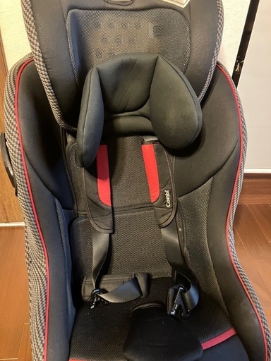 美品チャイルドシート　コンビ　