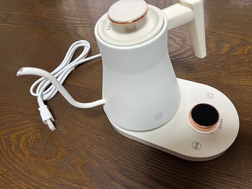 【新品】最新　電気ケトル・ホワイト