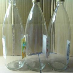 1000mlジュースの空瓶（ガラス）の画像