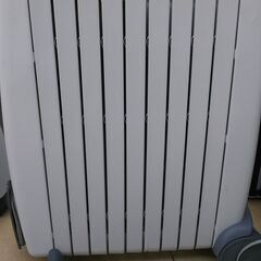 ★ジモティー割有★　デロンギ　オイルヒーター　IKD-709