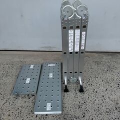 ※売却済※【引き取り限定】広島限定 多機能はしご プレート付 アルミ製 伸縮 脚立 折りたたみ式　はしご　梯子の画像