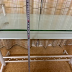 ガラステーブルの画像