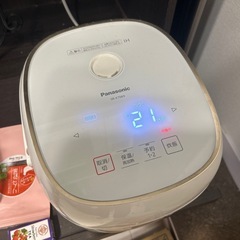 【一旦〆切】炊飯器　SR-KT069