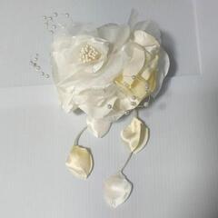 髪飾り コサージュの画像
