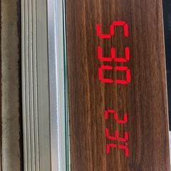 卓上電子時計&スマホ充電器の画像