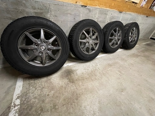 12インチ　スタッドレスタイヤ