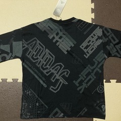 新品タグ付✨adidas✨キッズ130✨定価2,990円✨半袖Tシャツ✨男女兼用の画像