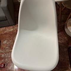 イームズチェアの画像