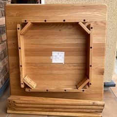 ダイニングテーブルの画像