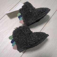 新品タグ付 ファーストシューズ H＆M 8cm 恐竜みたいな靴、...