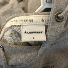 【値引き中‼️】converse パーカーの画像