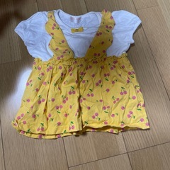 女の子の服の画像