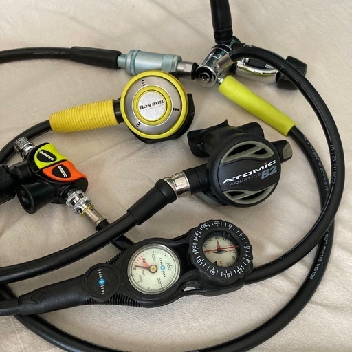 ダイビング 重機材セット atomic B2 レギュレーター オクトパス コンパス 残圧計