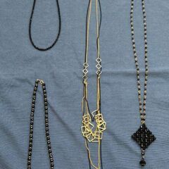 値下げ　黒ネックレス4本　中古品