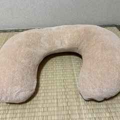 dacco ベージュ U字型 授乳クッションの画像