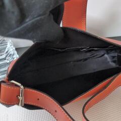 【ショルダーバッグ（オレンジ）】●美品:受け取りに来れる方お待ちしております。
の画像