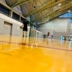 一緒にバドやりましょー