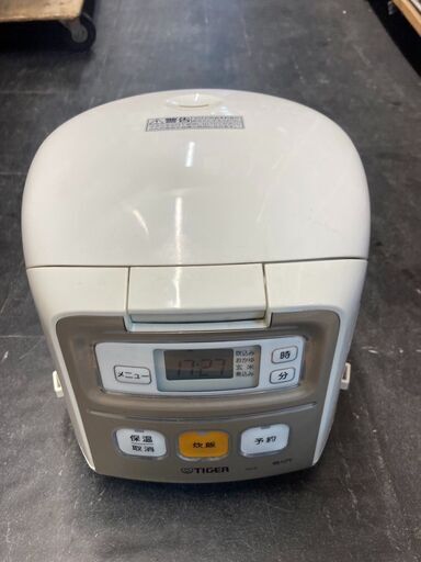 ☆中古￥3,800！TIGER　3合マイコン炊飯ジャー　家電　JAI-R550型　2015年製　【BJ159】