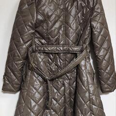 ☆サイズＭ☆美品☆温か〜い女性用コート☆ブラウン キルティング ロングコート☆の画像