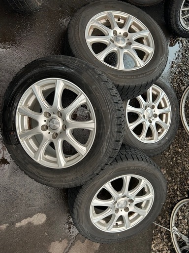スタッドレスタイヤ　アルミホイール　4本セット　215/60R16    タイヤ2本4部山くらい タイヤ2本6部山くらい