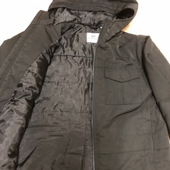 UNIQLO×ホワイトマウンテニアリング 黒　サイズ140 アウターの画像